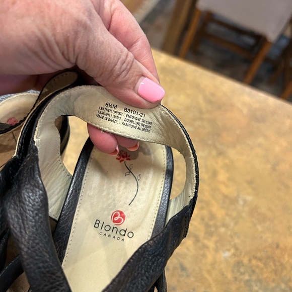 Blondo Black Leather Women's Strappy Sandals - Picture 6 of 7